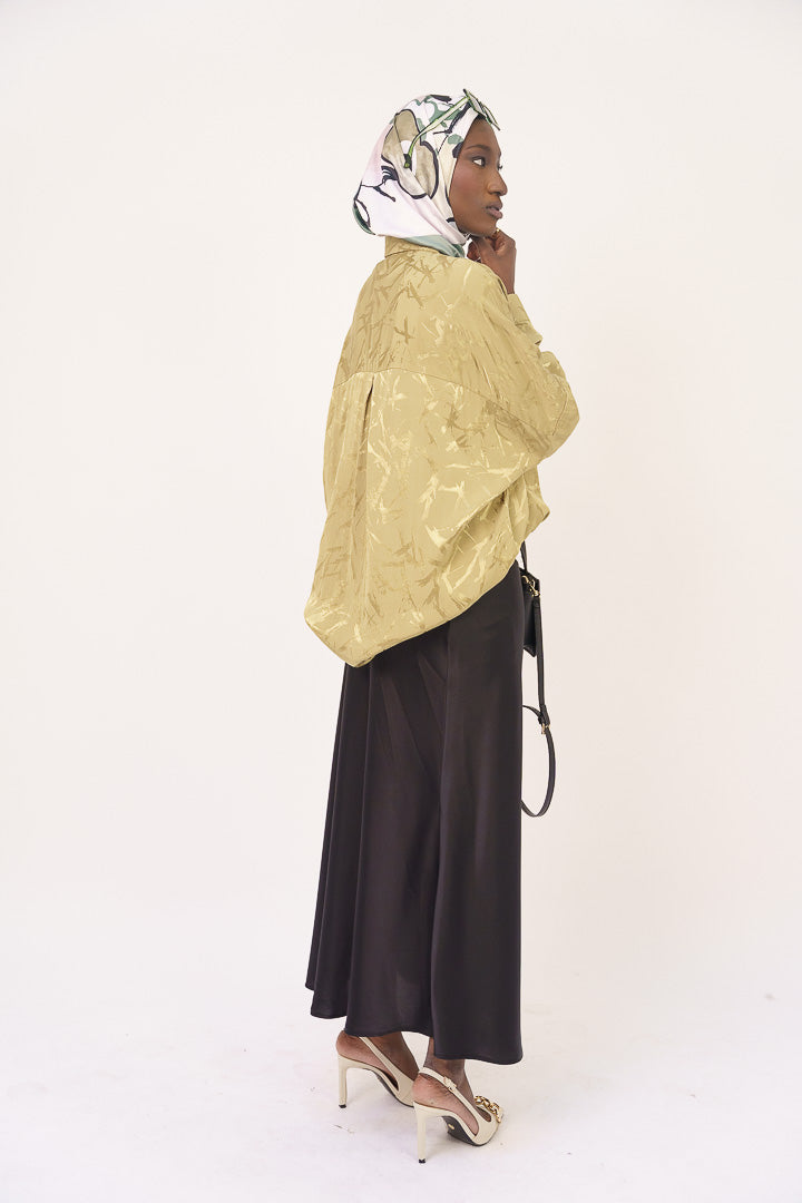 chemisier-satiné-motif-oversize