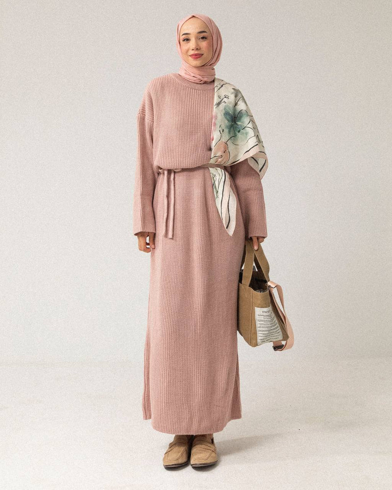 ROBE_GRISE_EN_MAILLE_ROSE_SHAMS