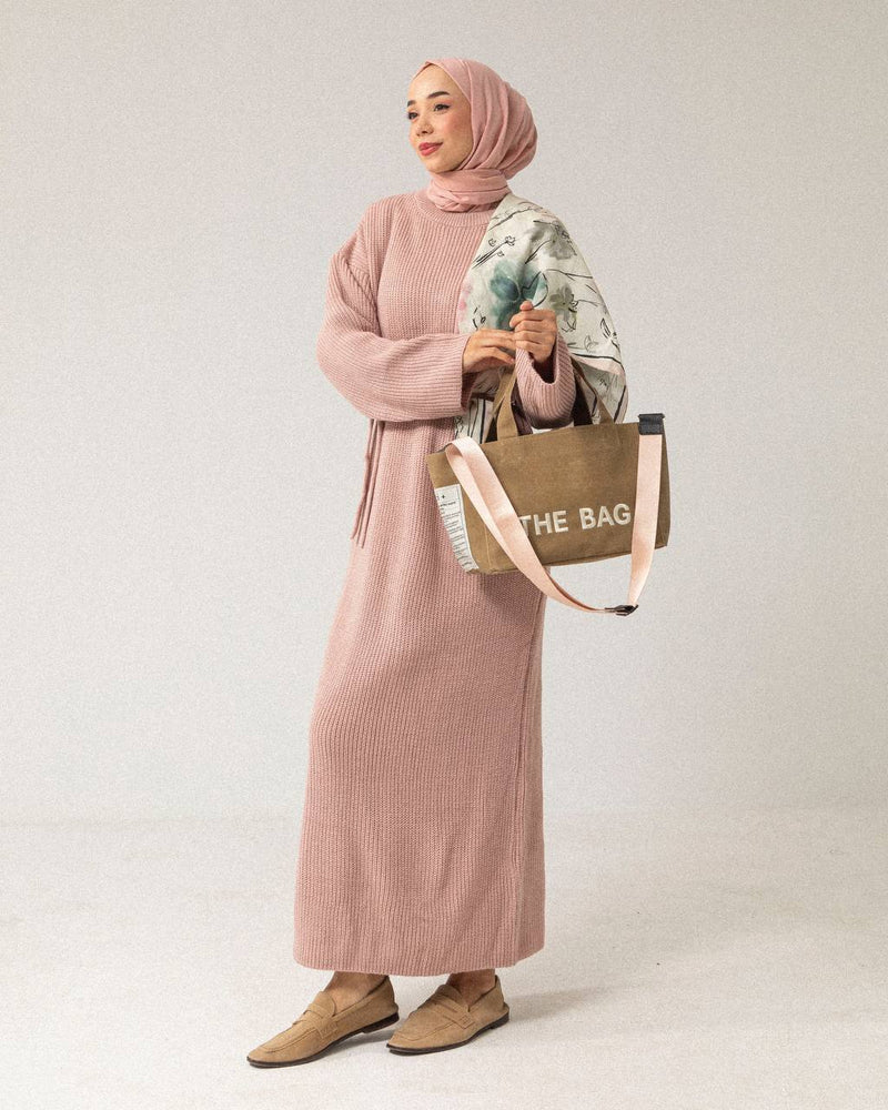 ROBE_GRISE_EN_MAILLE_ROSE_SHAMS