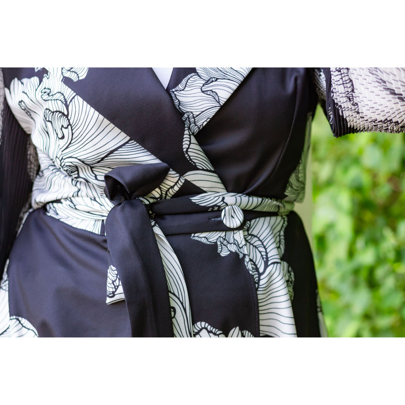 tailleur-fleuri-blazer-évasé-bi-matière