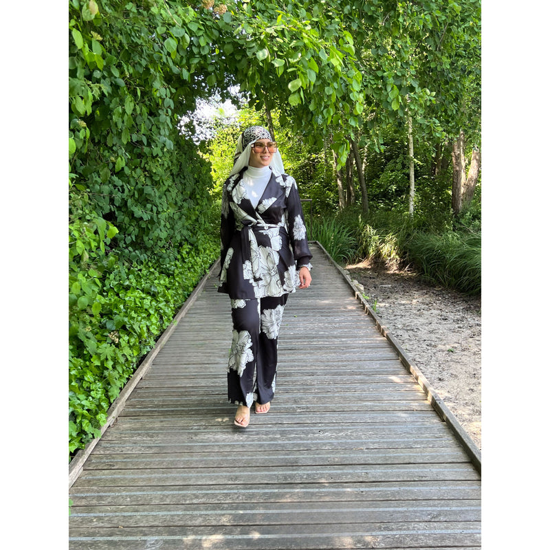 tailleur-fleuri-blazer-évasé
